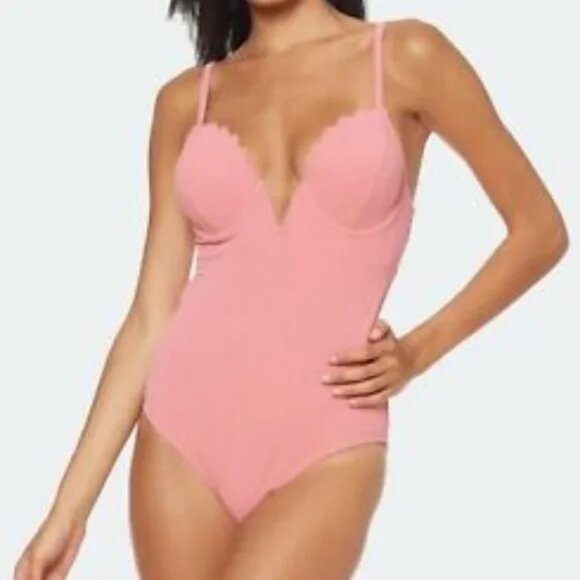 Jessica Simpson "Under the Sea" scalloped trim Swimsuit - Picture 1 of 5